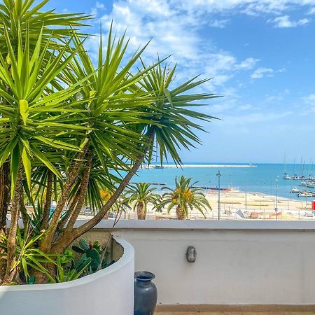 Terrazza Diomede- Manfredi Homes & Villas 曼弗雷多尼亚 外观 照片