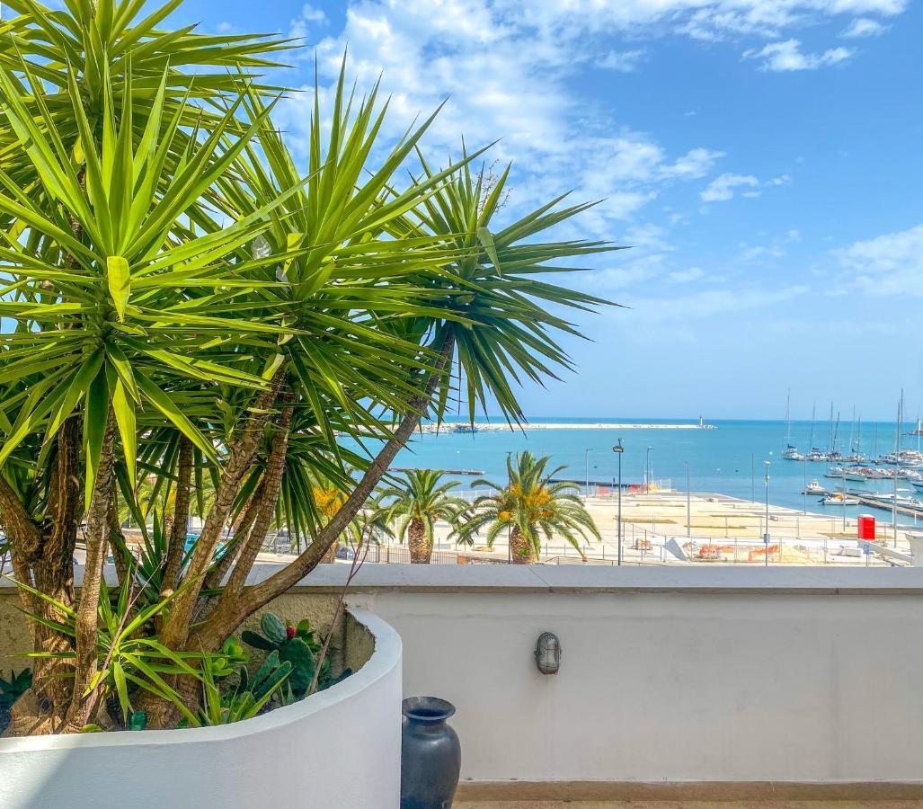 Terrazza Diomede- Manfredi Homes & Villas 曼弗雷多尼亚 外观 照片